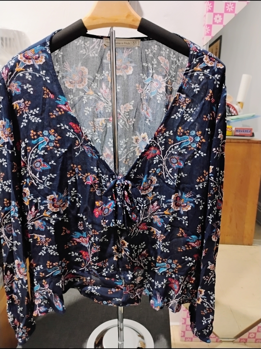 Ambercrombie & Fitch  Tie-Front V-Neck Button Down Floral Top - Size XL